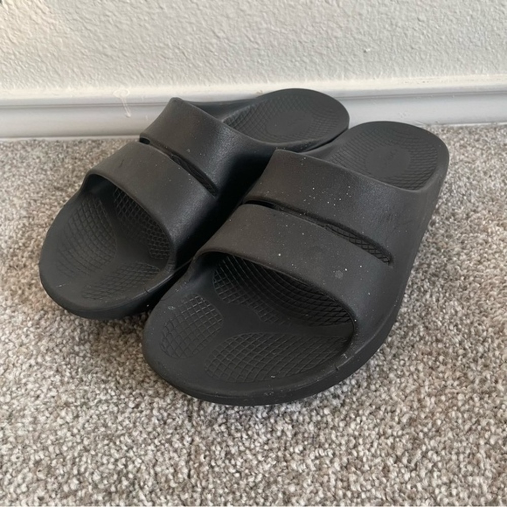 OOFOS OOahh Recovery Slides Sandals Womens 11 Mens 9 Black Sport Flex Comfort